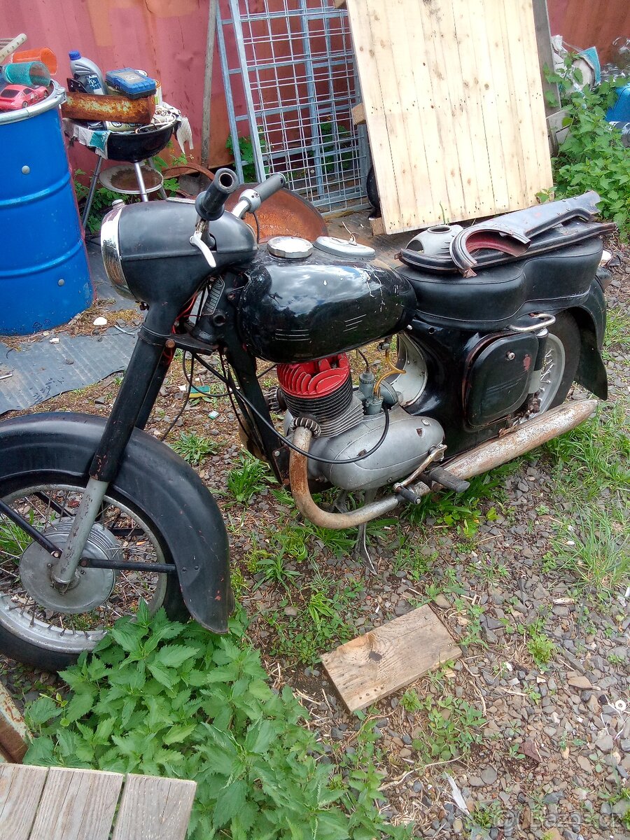 Jawa250/353 kyvačka rok 1958