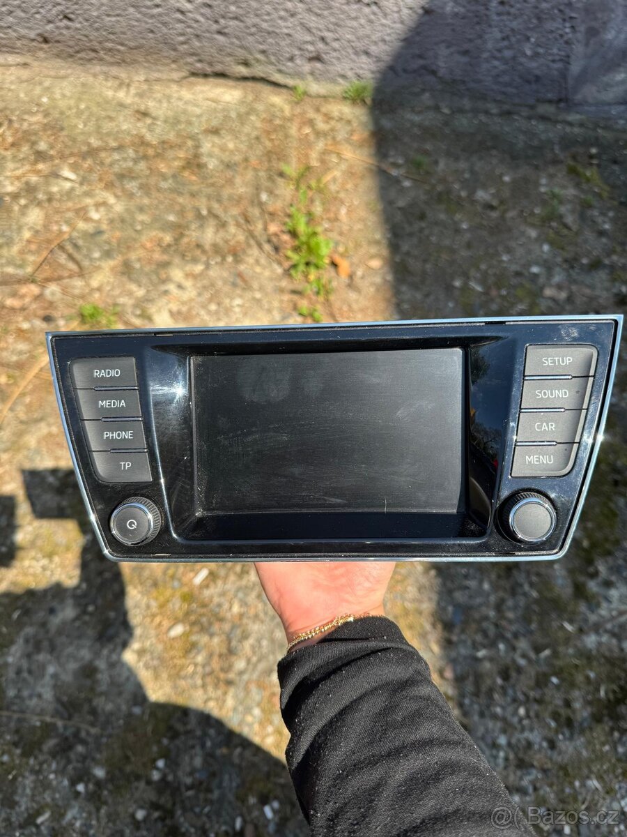 Prodám radio display Fabia3