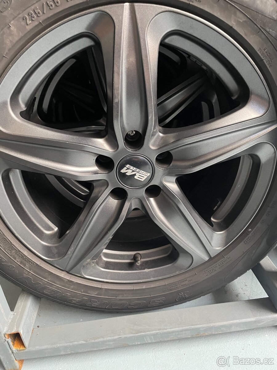 Celý kola na Škoda kodiaq 235/55R18