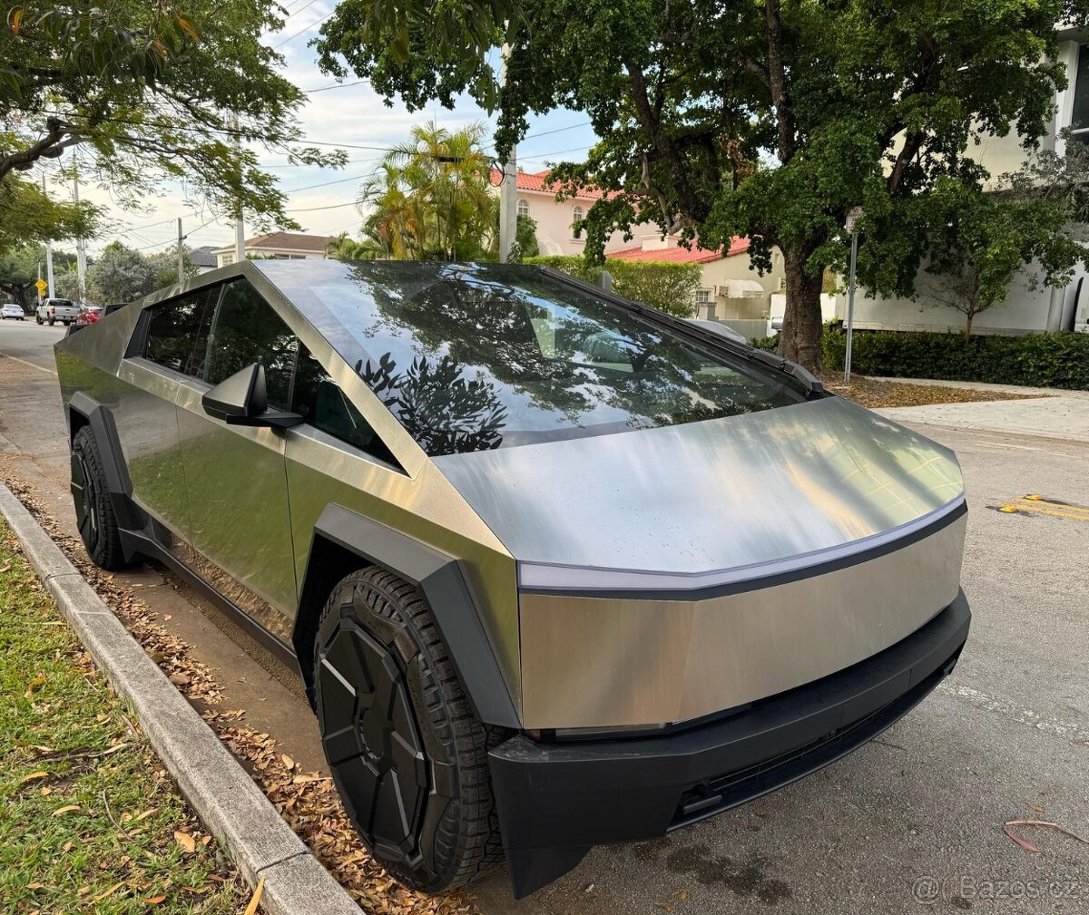 TESLA CYBERTRUCK Cyberbeast