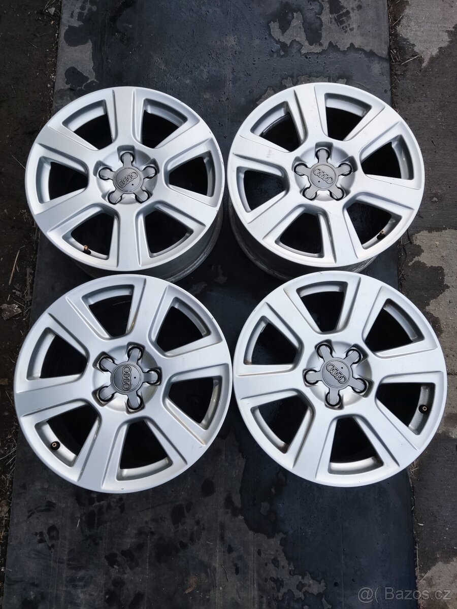 Prodám zánovní alu kola AUDI 7Jx17, ET33 5x112, 8R0601025S