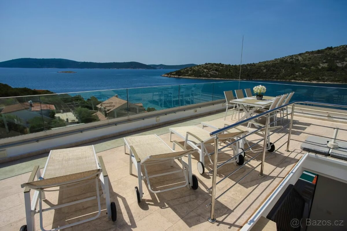 ☀Trogir – moderný apartmán so strešnou terasou a výhľadom