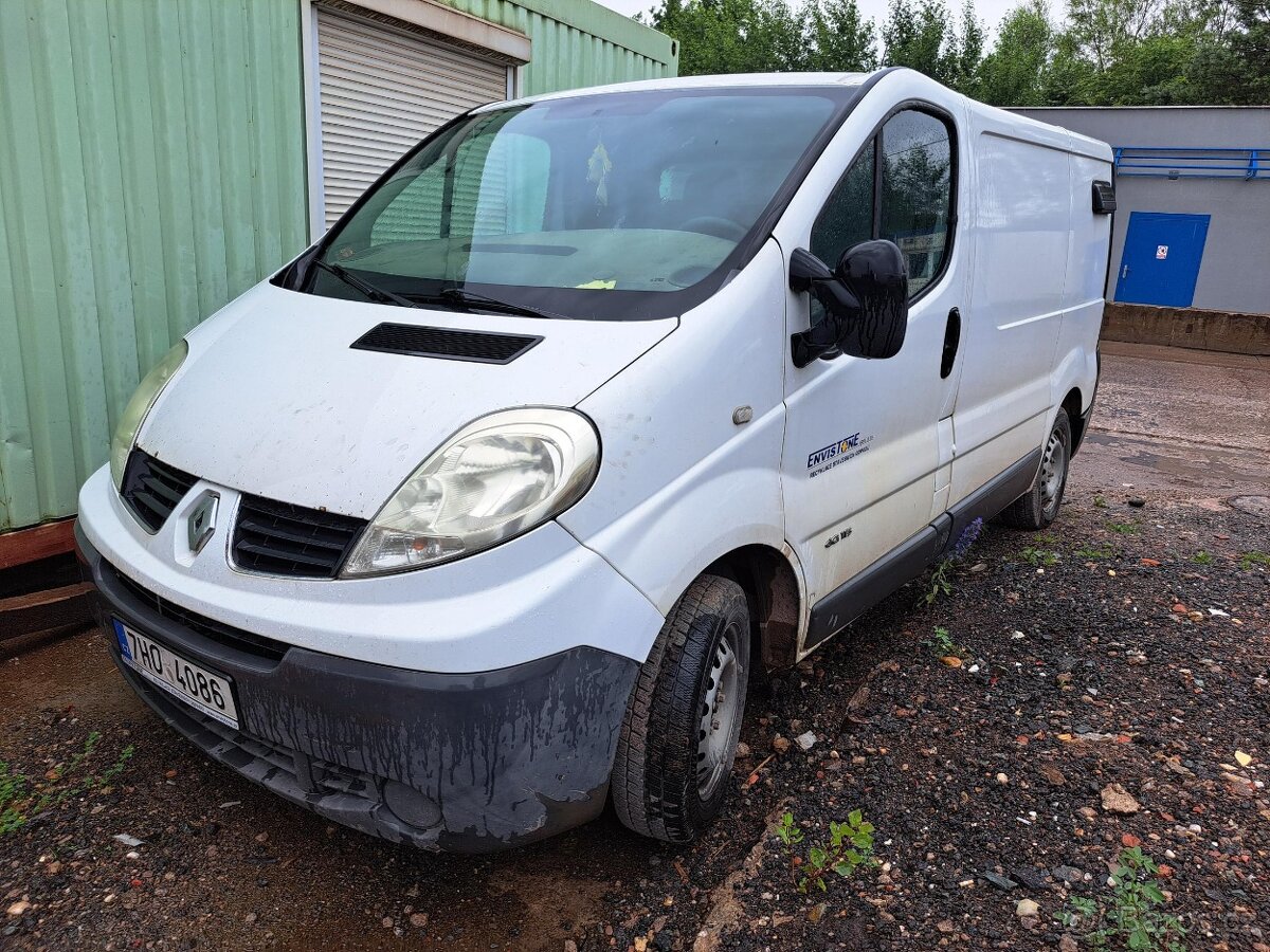 Renault Trafic 2,0 Tdi - na opravu nebo na díly