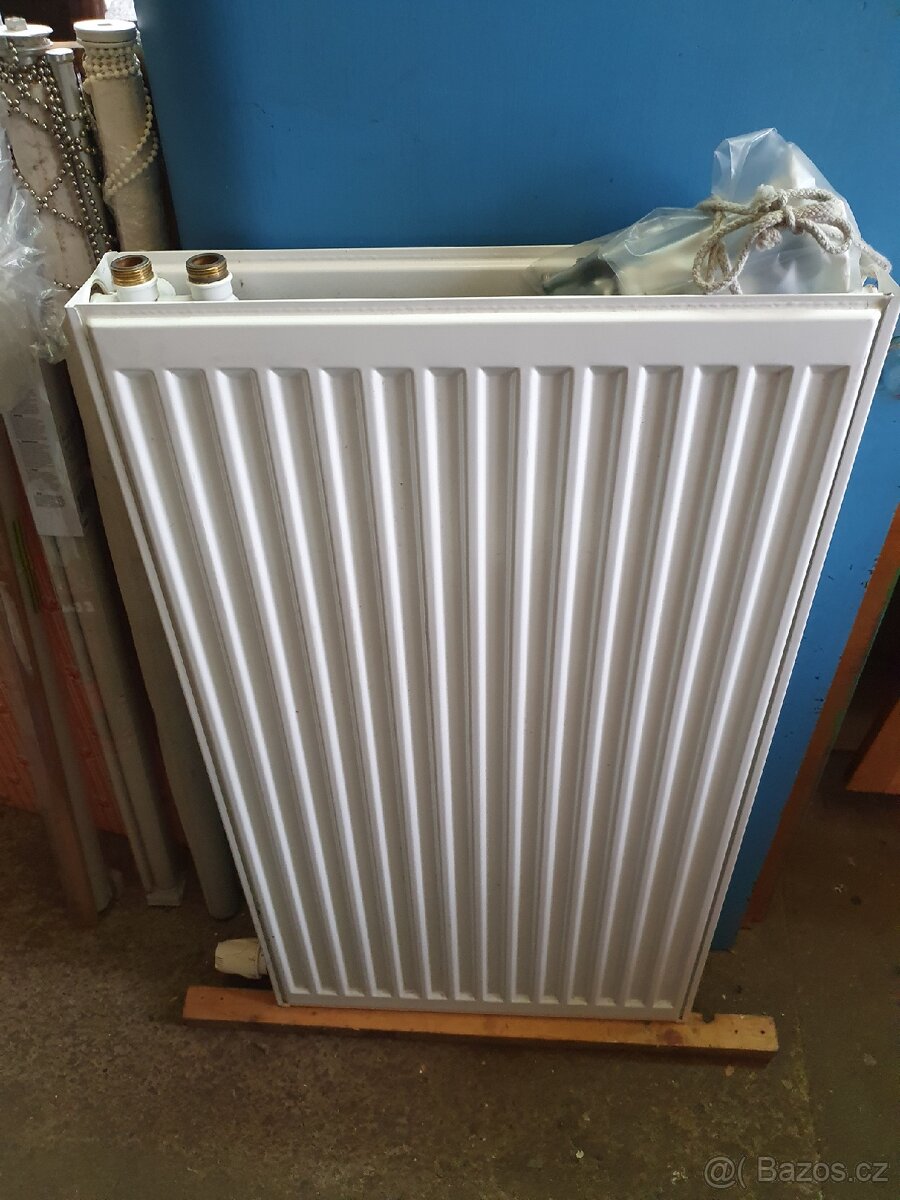 Deskový radiátor Radik VK 22 900x500x100 mm