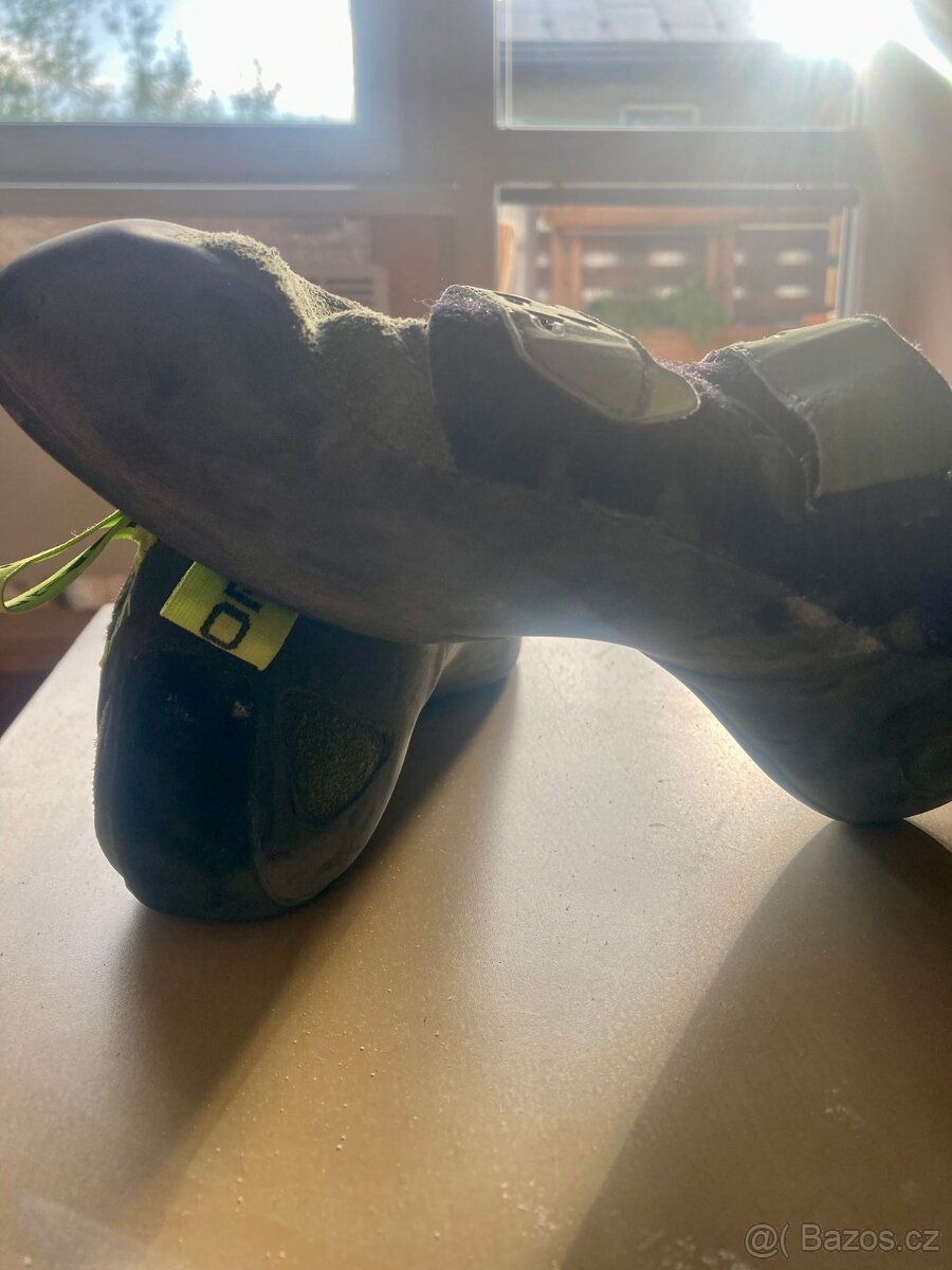 Lezečky La Sportiva Tarantula olive/neon vel. 38.5 + pytlík