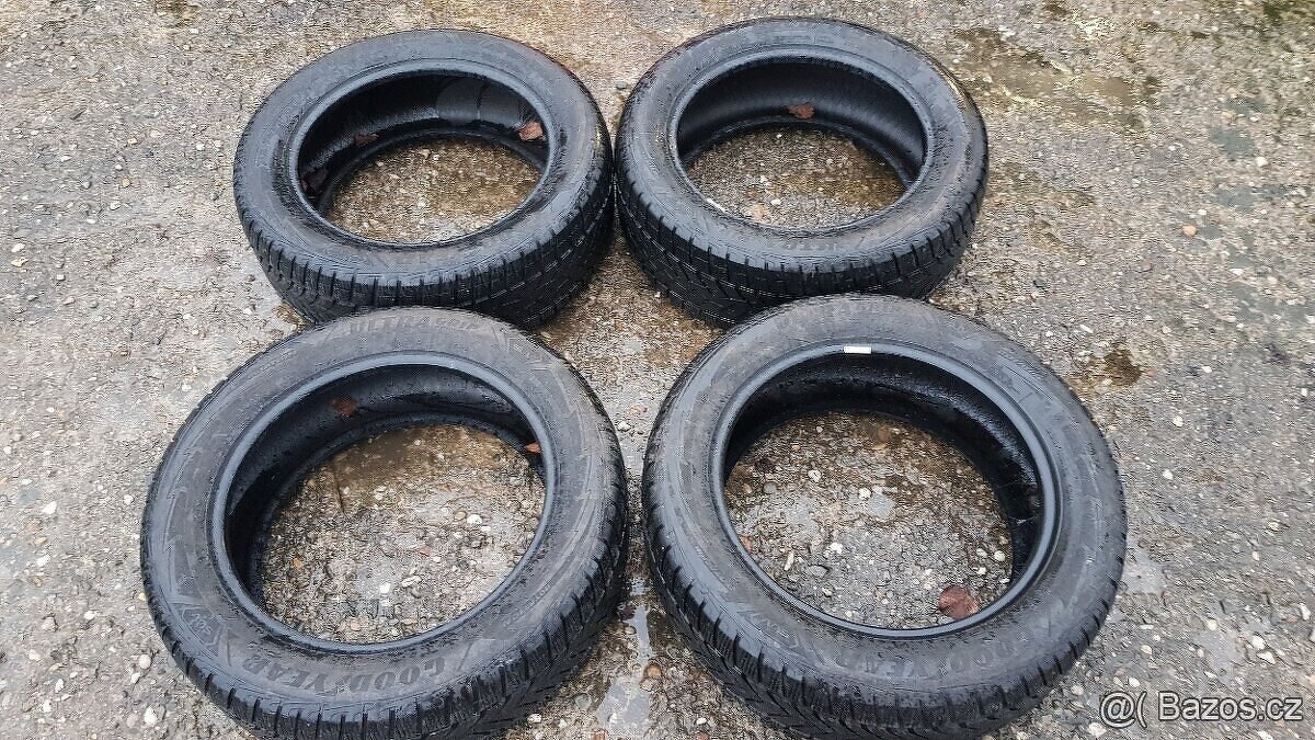 Zimní pneu Goodyear UltraGrip SUV 235/55 R18