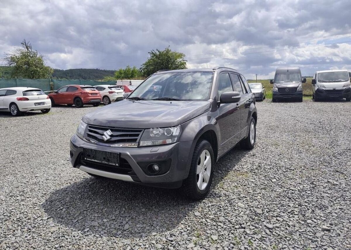 Suzuki Grand Vitara 2.4i 4x4 Tažné, Výhřev. Sed. benzín