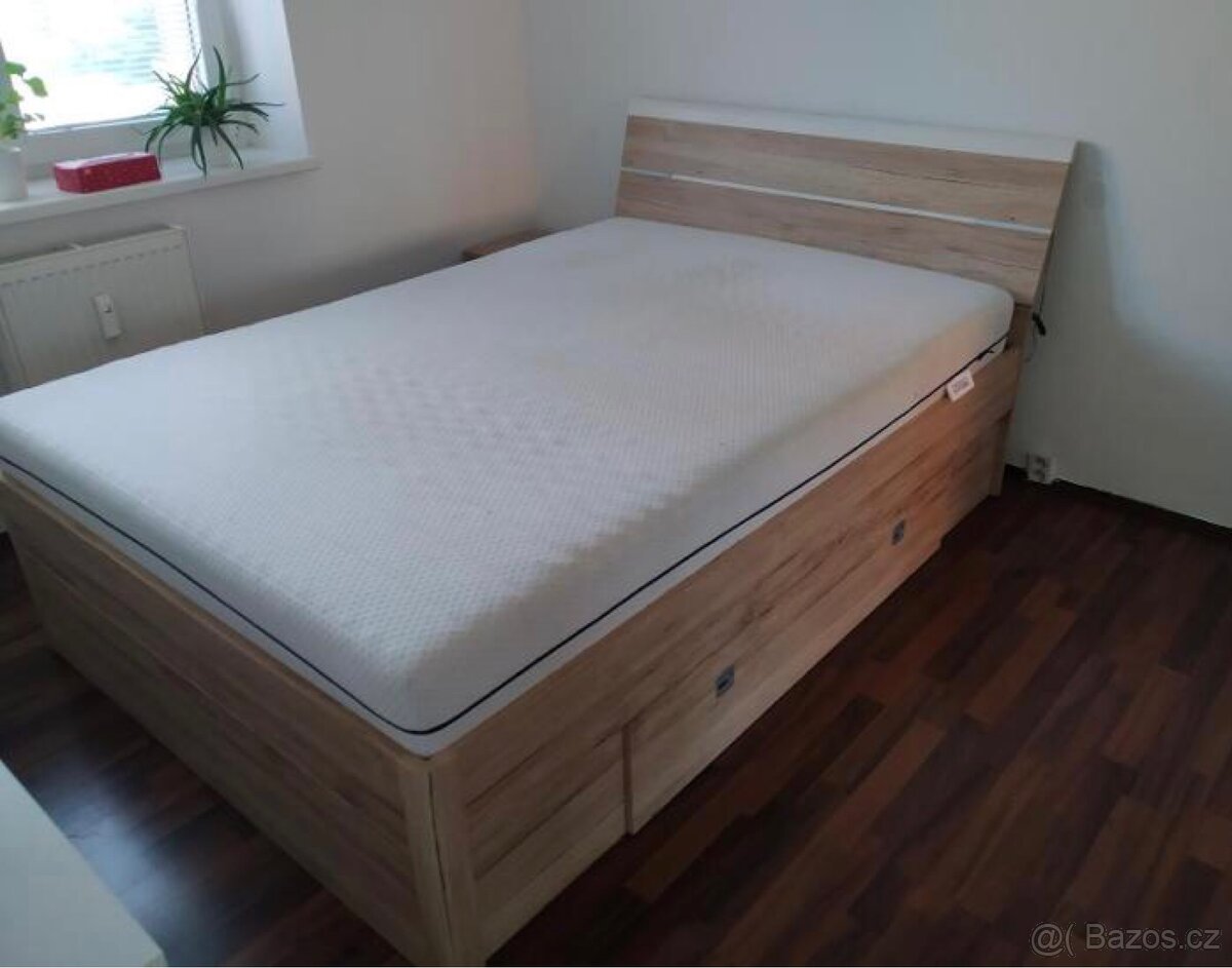 Postel s úložnými prostory 140x200