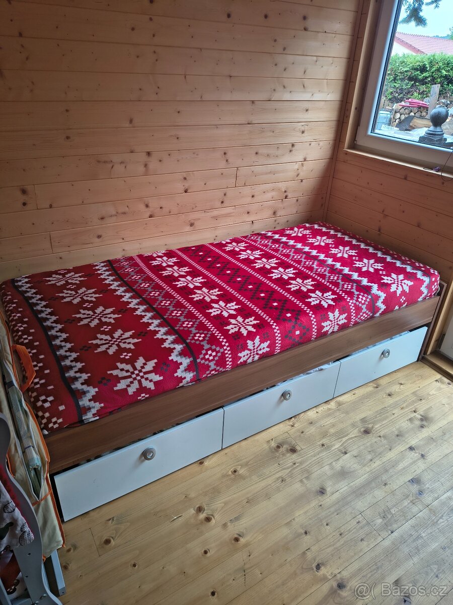 Jednolůžková postel s úložným prostorem