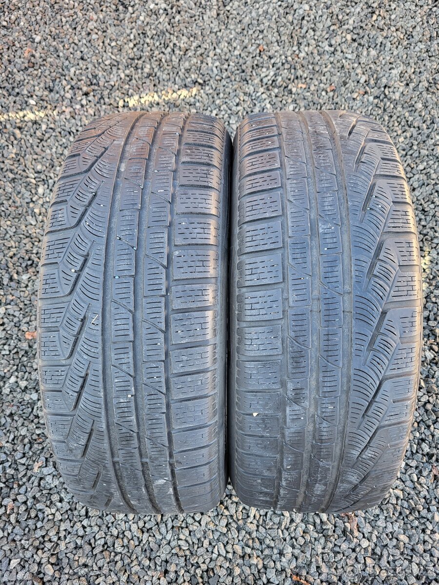 2x 235/55R18 Pirelli Sottozero Winter