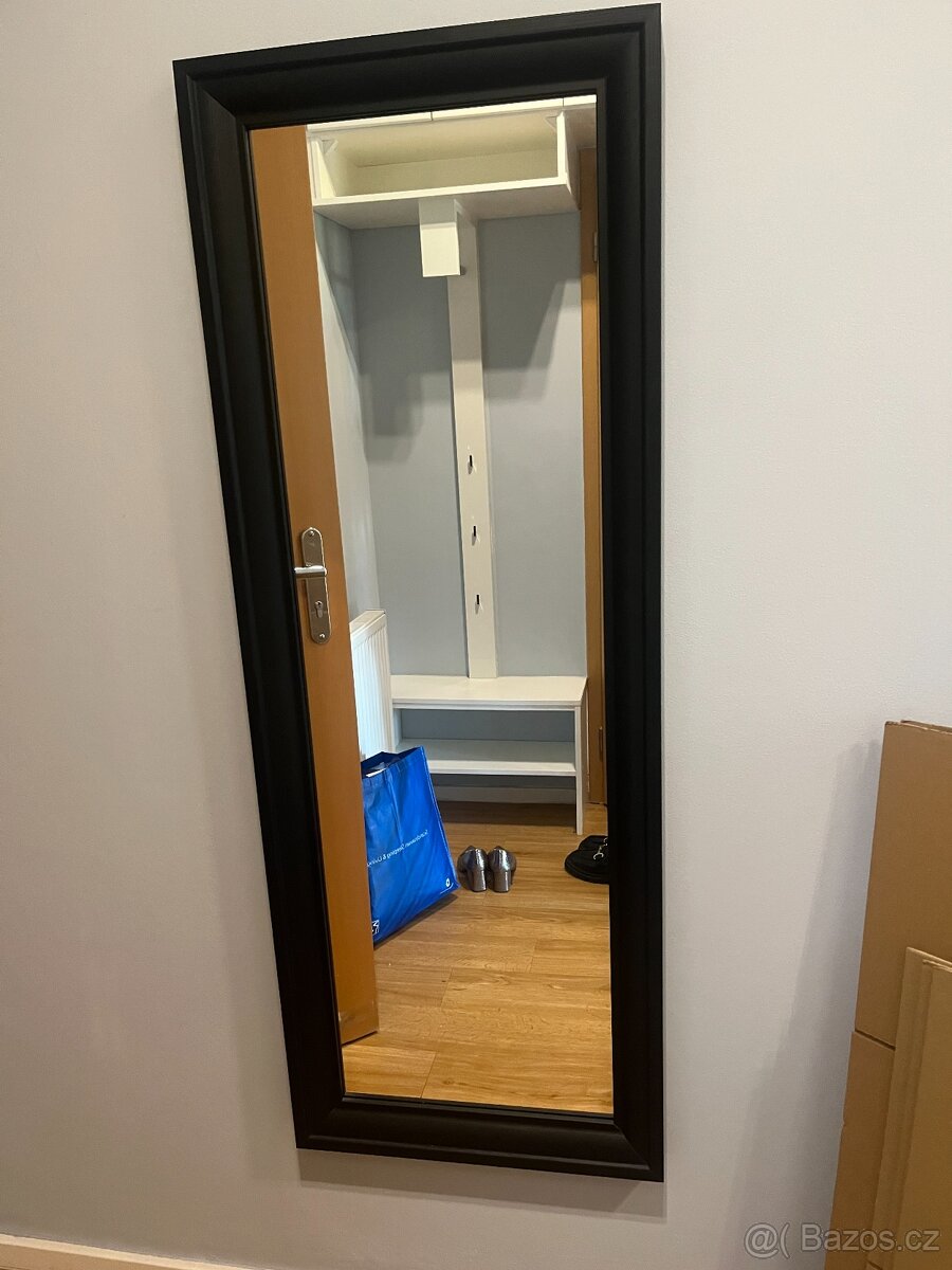 Nástěnné zrcadlo Ikea model TOFTBYN