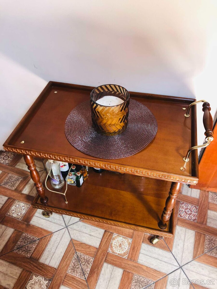 RETRO servírovací, barový stolek