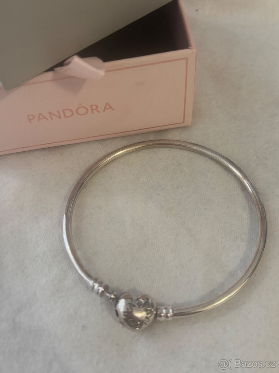 Pandora naramek