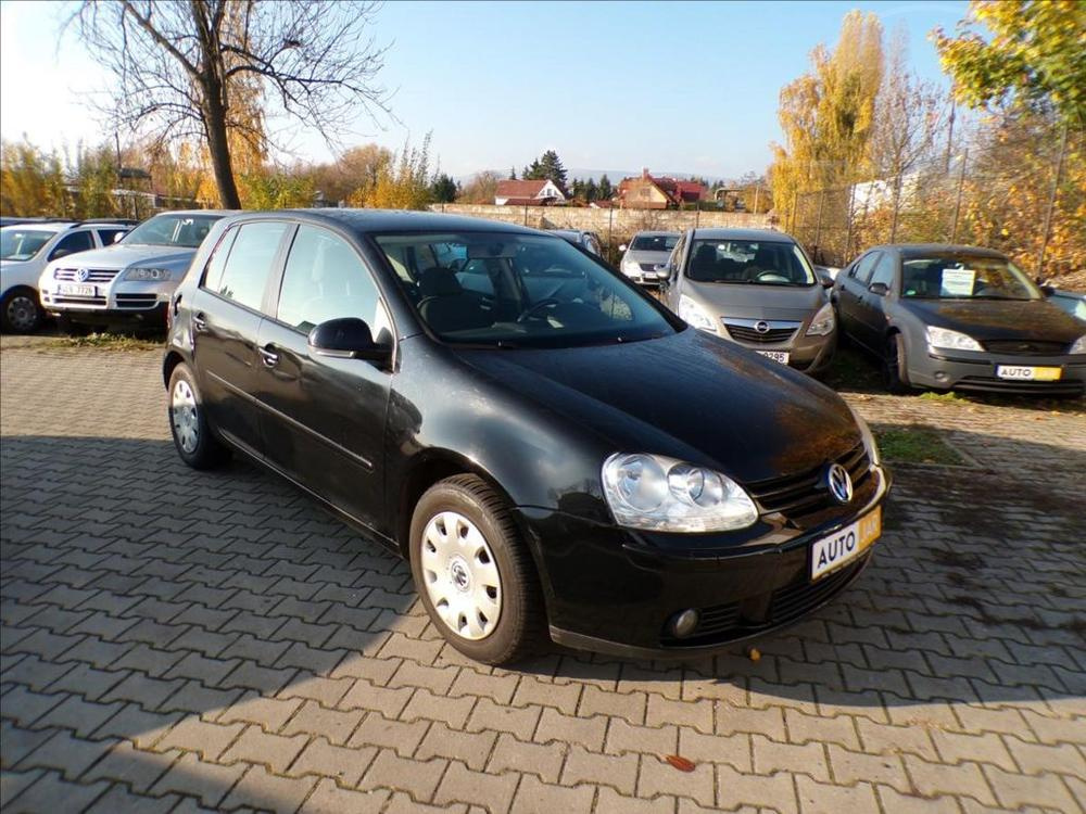 VW Golf 1,6 MPI KLIMATIZACE-Hned odjíždíte