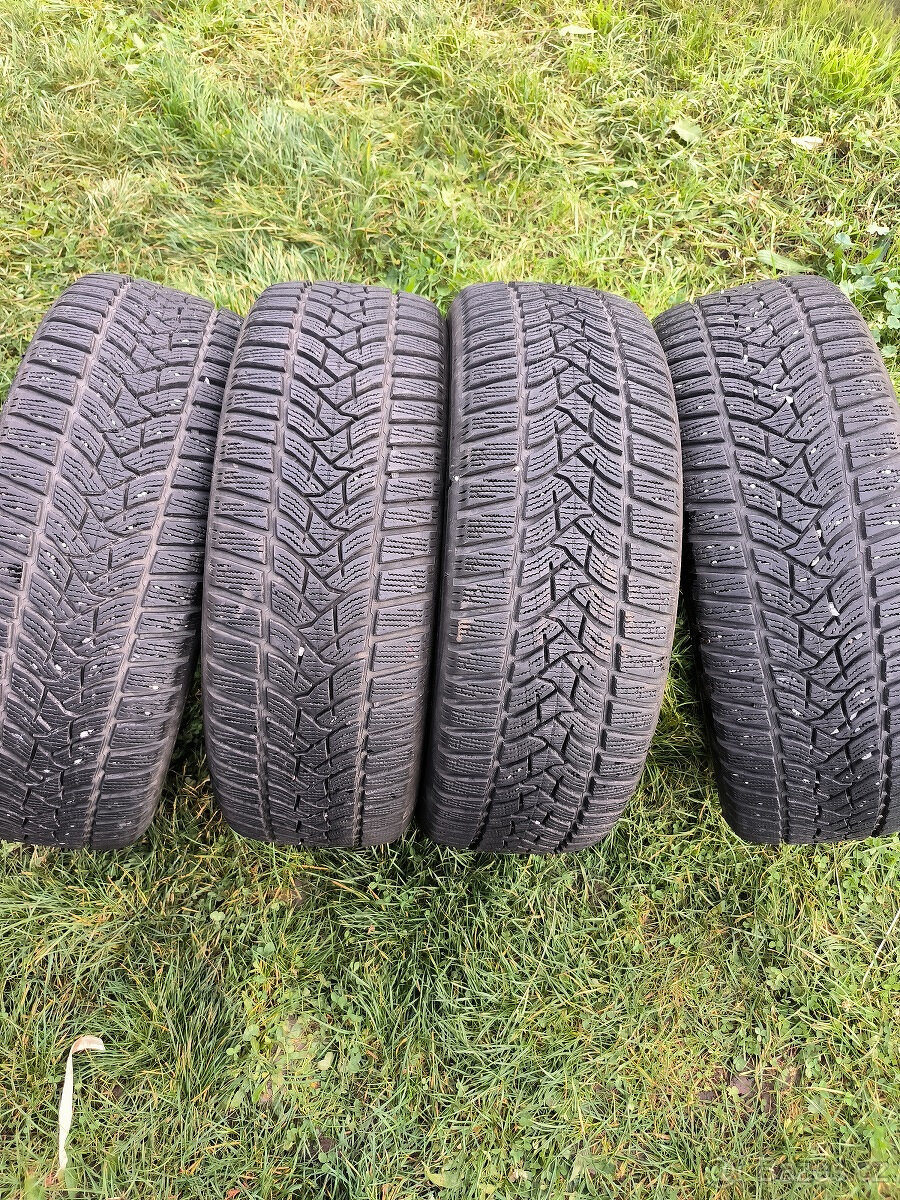 4 zimní pneu 205/55/17 DUNLOP