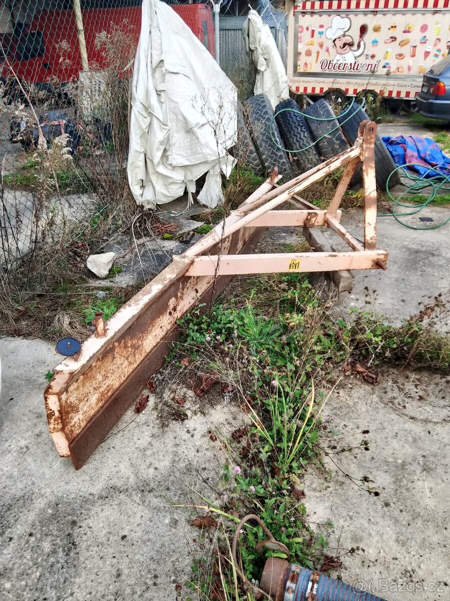 Radlice na sníh za traktor