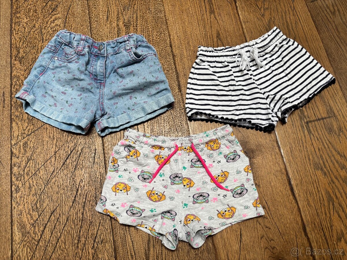 Troje dívčí kraťasy, vel. 116/122 cm