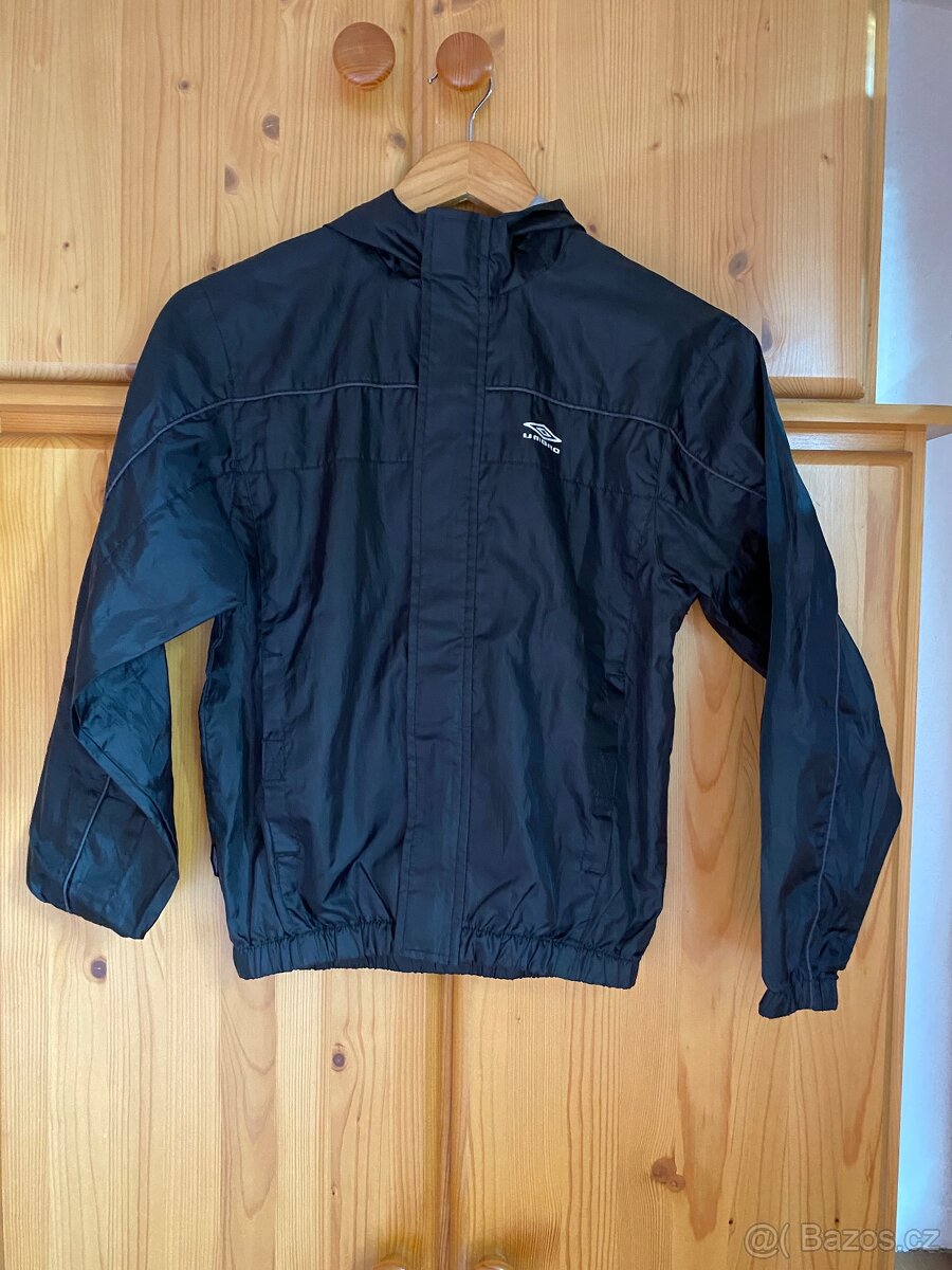 Šusťáková sportovní bundička Umbro s kapucí