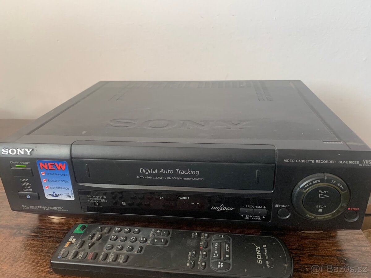 Retro VHS rekordér SONY SLV-E160EE včetně dálkového ovládání