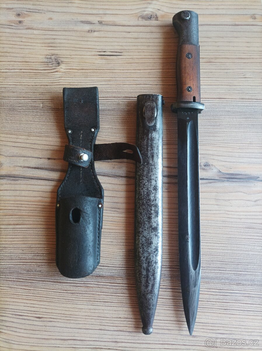 Bodák Mauser K98 sčíslovaný, dřevěné střenky