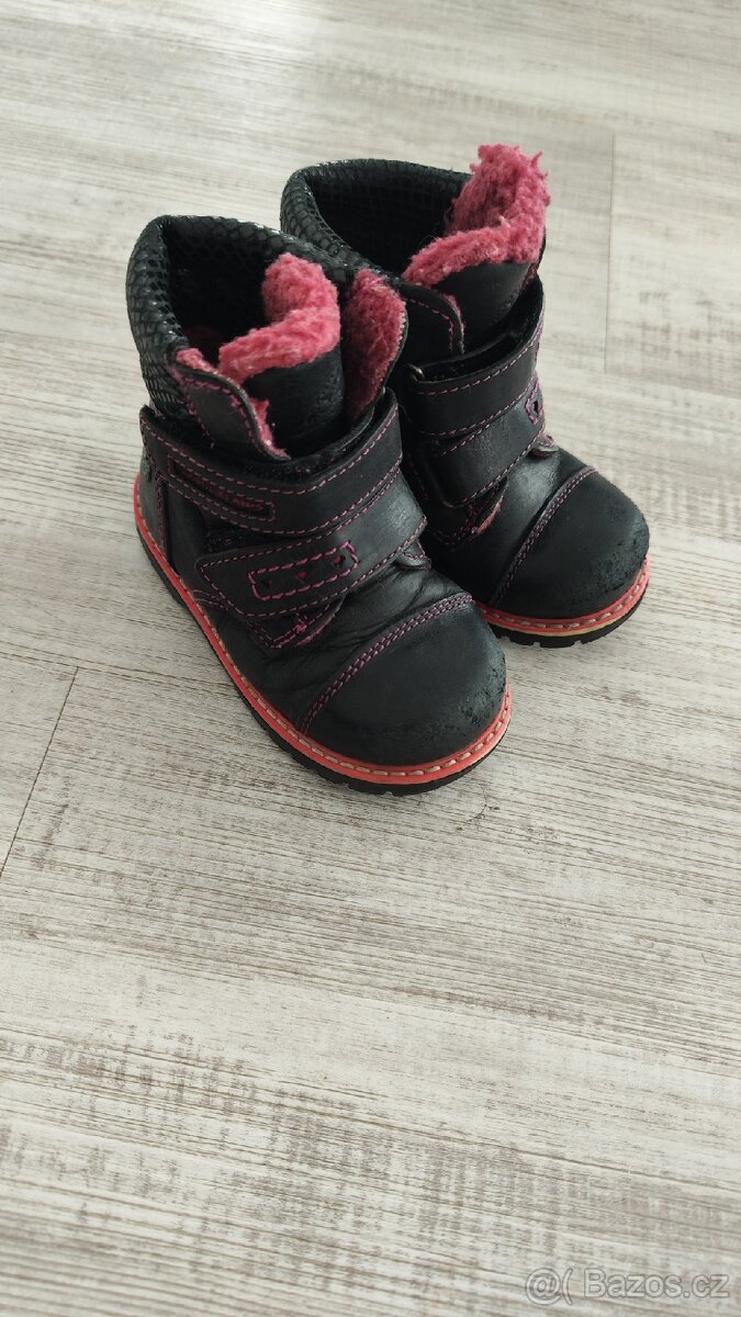Zimní boty (vel. 22)