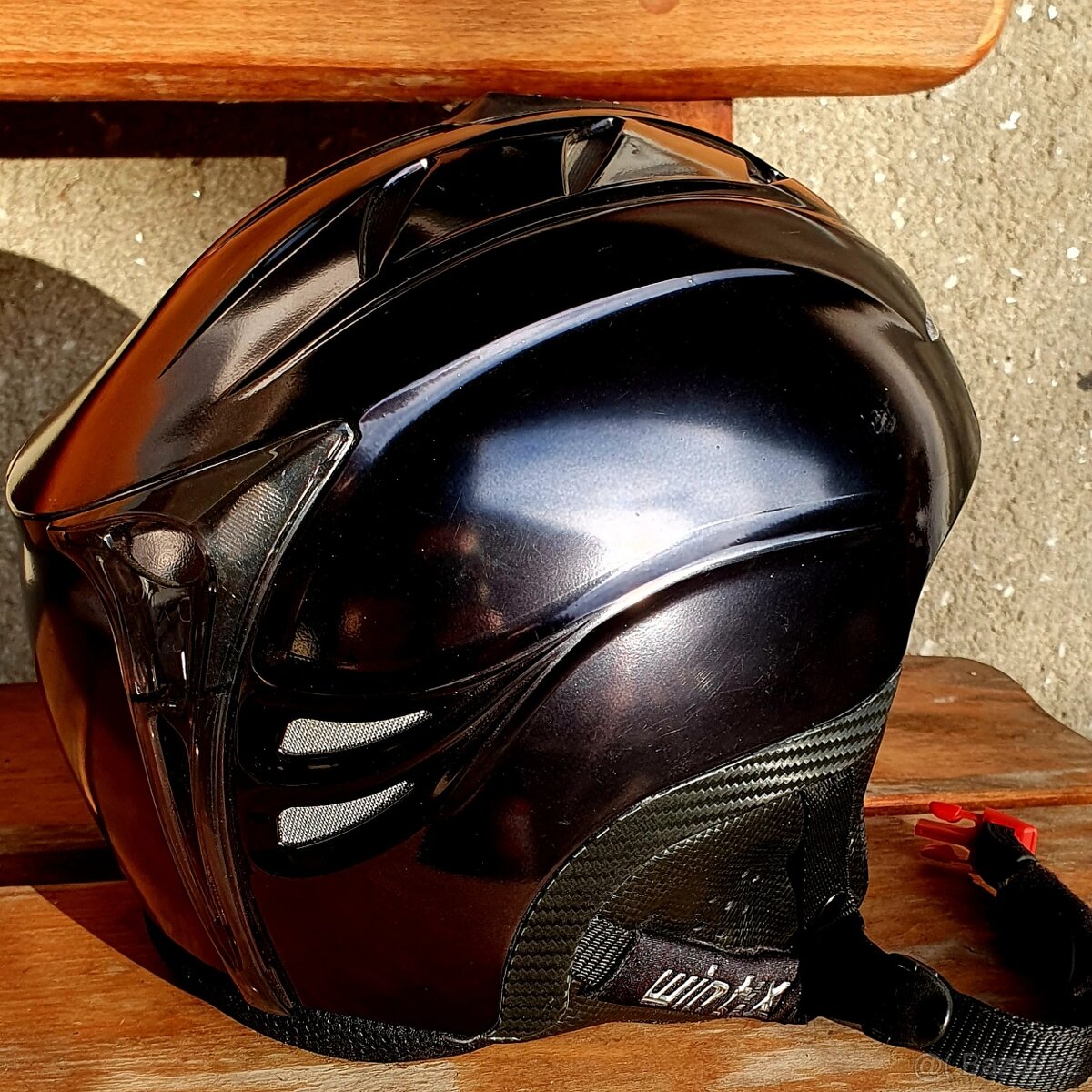 Lyžařská helma WINTEX