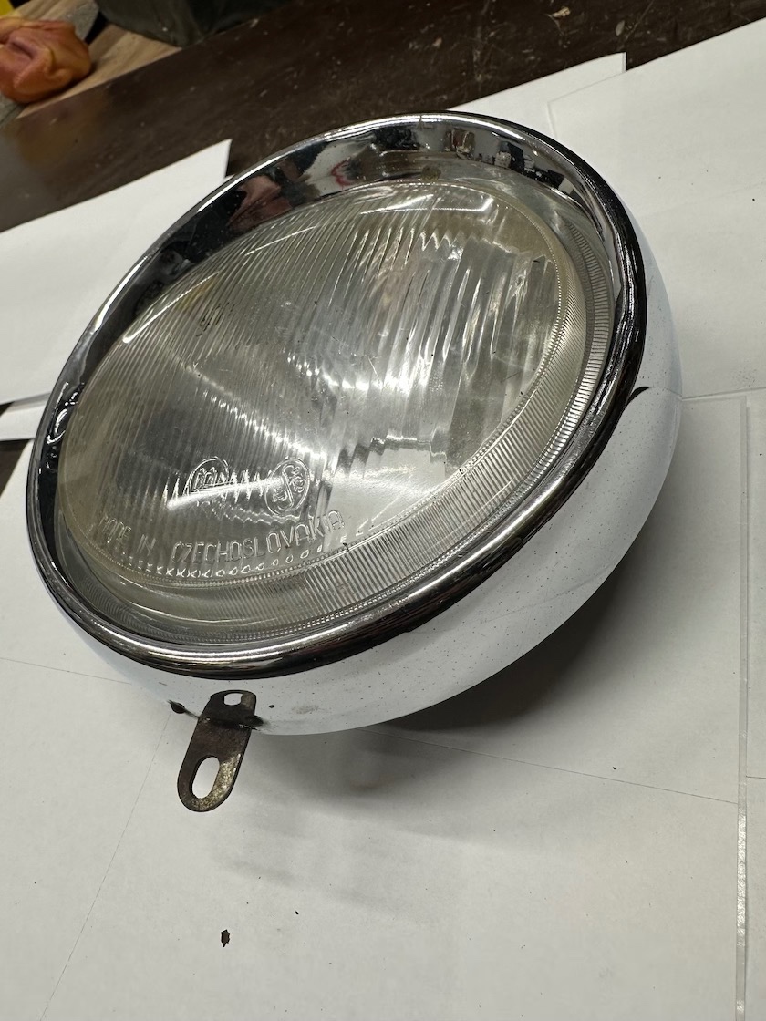 ORIG: nové prední svetlo JAWA 250 350 pan, ČZ 175, uloženka
