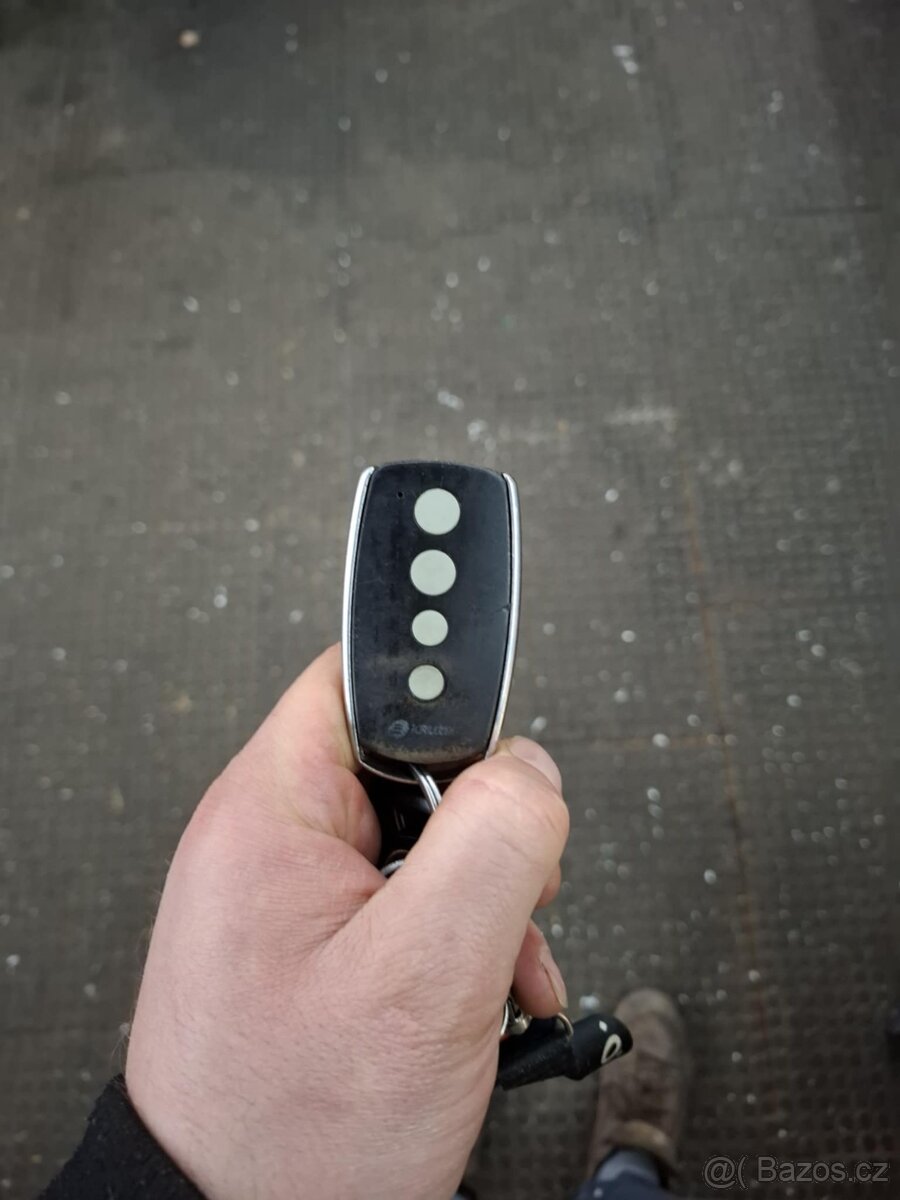 Garážová vrata s pohonem