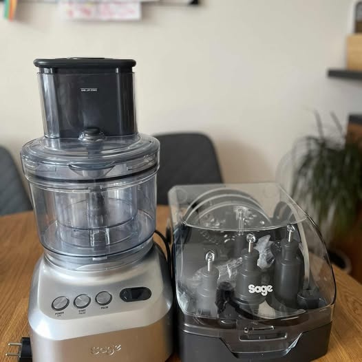 Kuchyňský robot SAGE BFP800