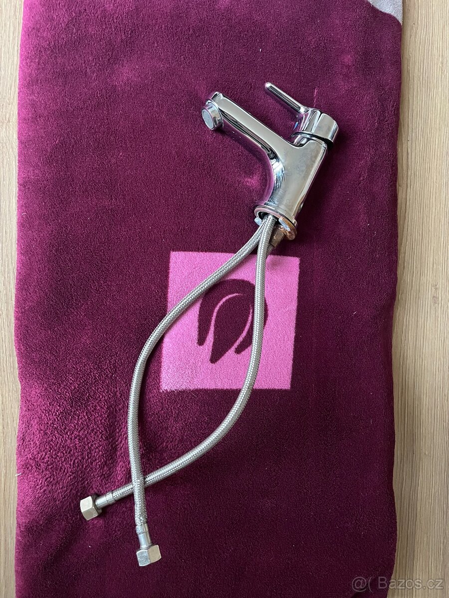 Umyvadlová baterie a výpusť