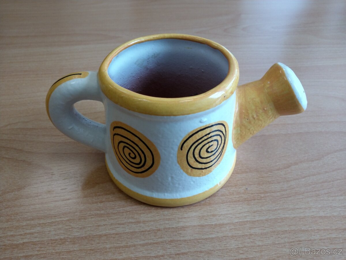 Bytové doplňky, ozdoby, konvička