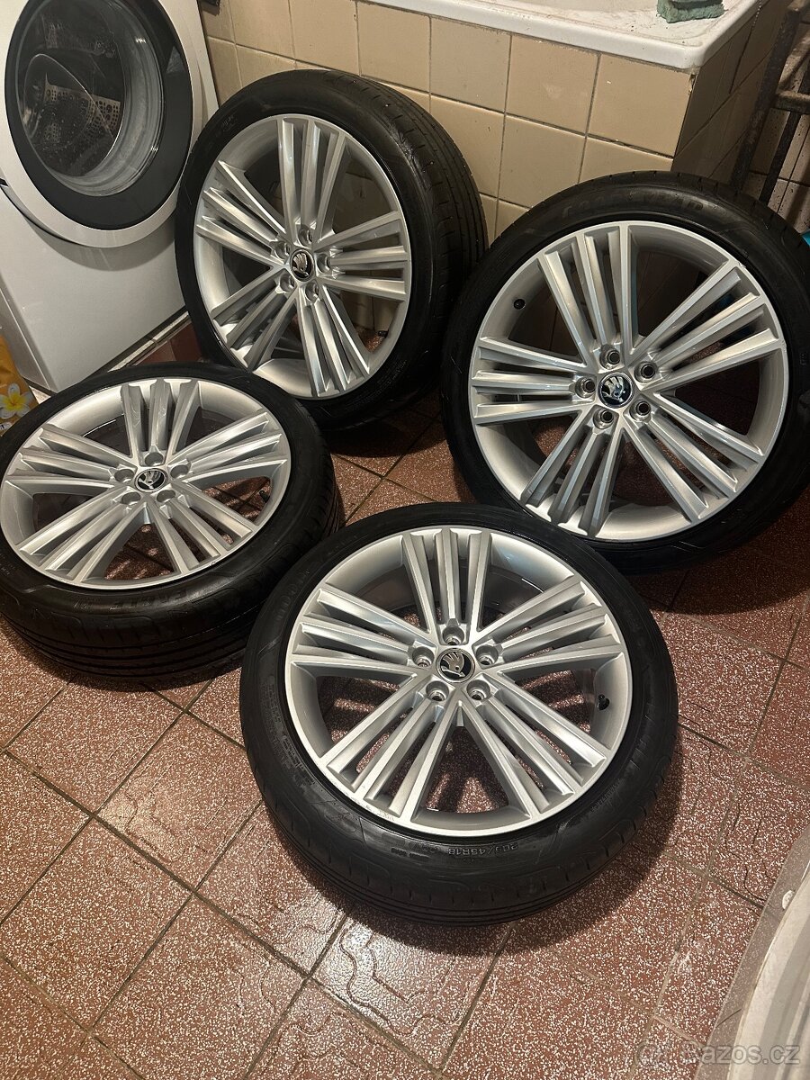 ALU Kola ŠKODA 5x100 R18 SIRIUS ZÁNOVNÍ Letní Pneu 205/45/18
