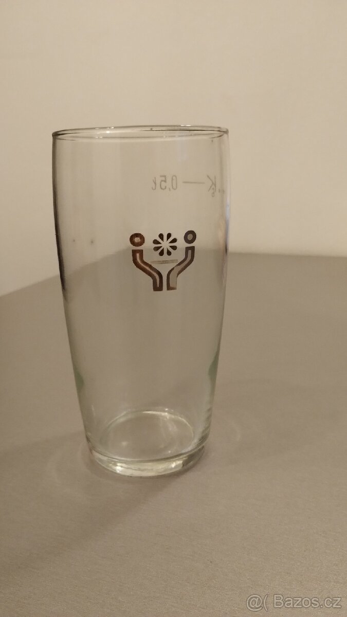 Retro pivní sklo