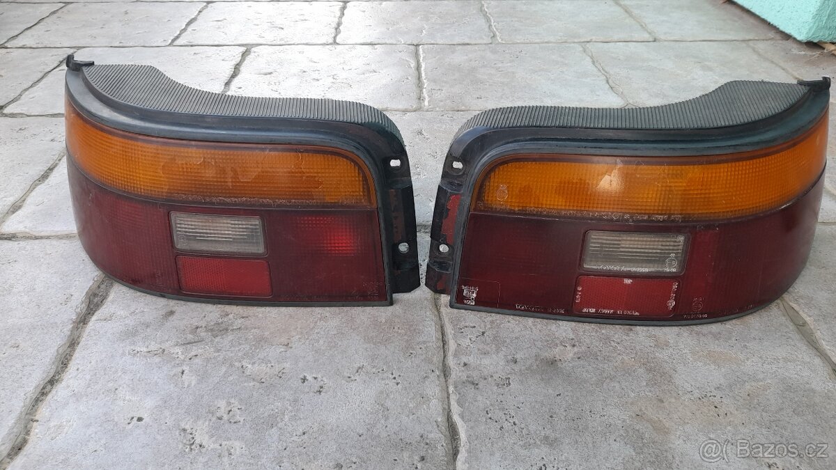 Prodám světla 2 ks Toyota Corolla