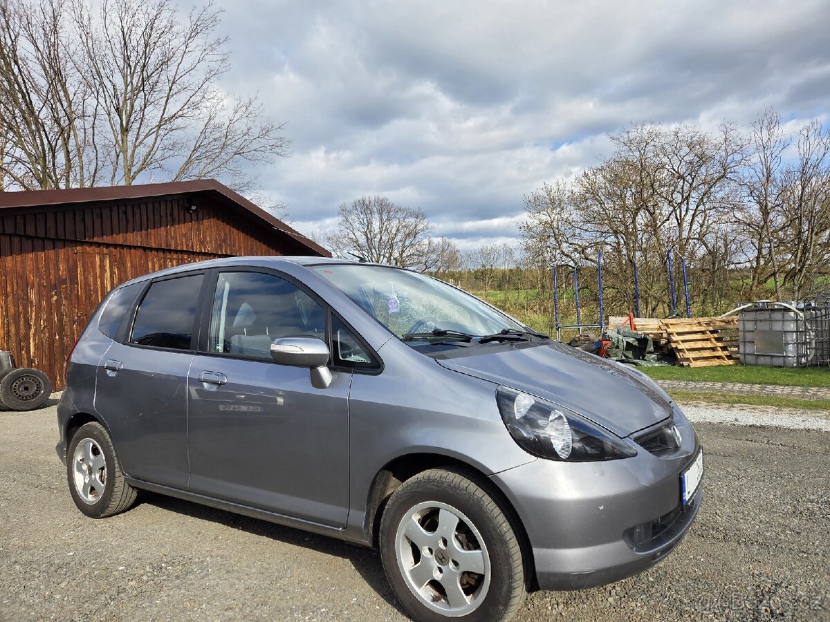 Honda Jazz 1.3 61kw rok 2005