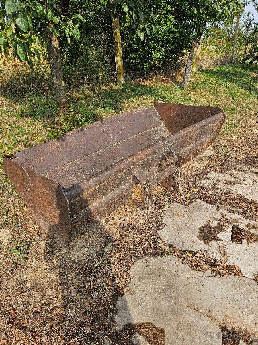 Lžíce na hon UN 053