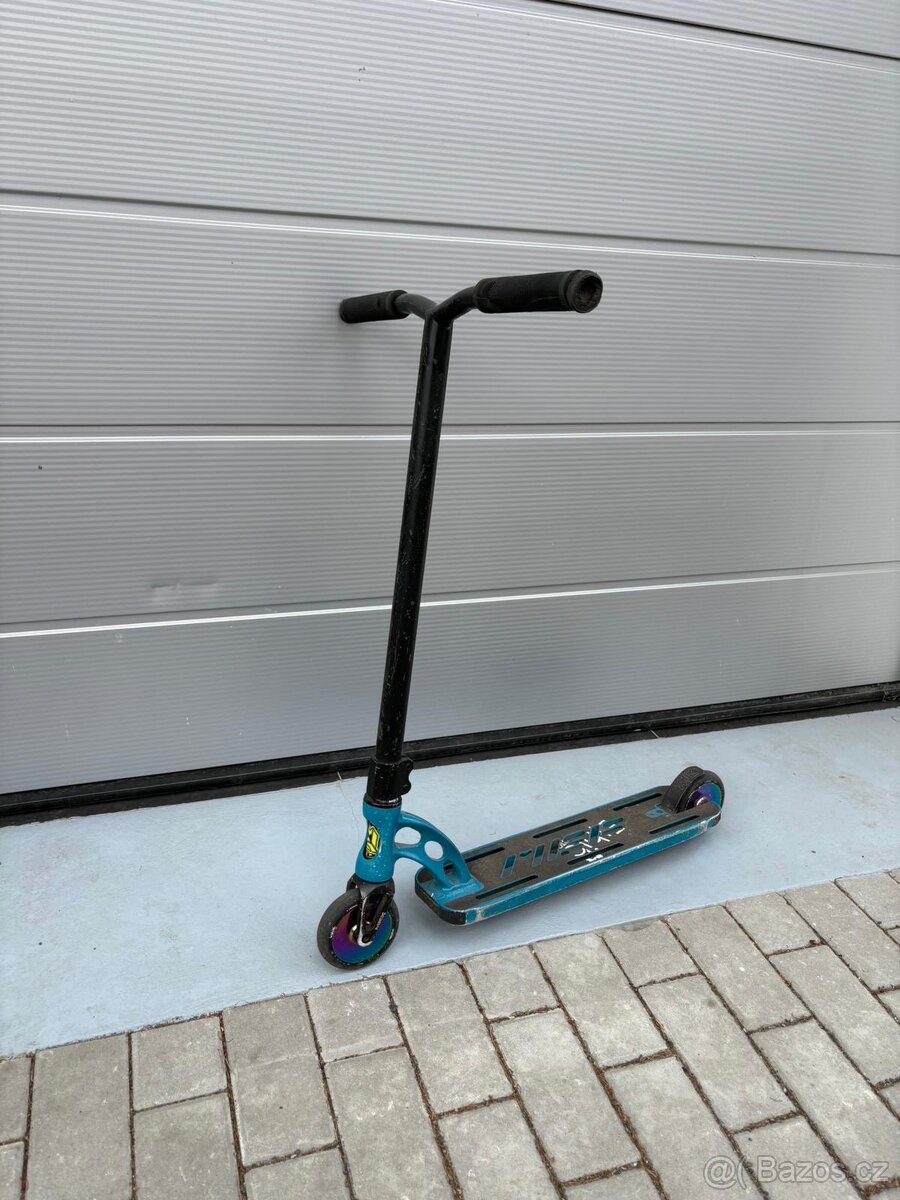 Freestyle koloběžka MGP Origin Shredder