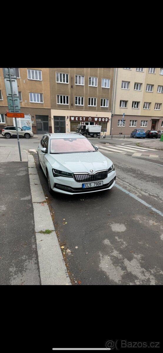 Škoda Superb 3 Combi iV 1.4 TSI 160kW 2021 v záruce 2 roky