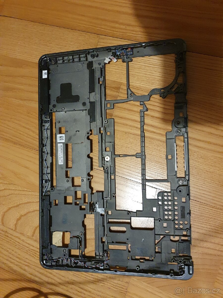 Šasi pro dell e7240 včetně reproduktorů