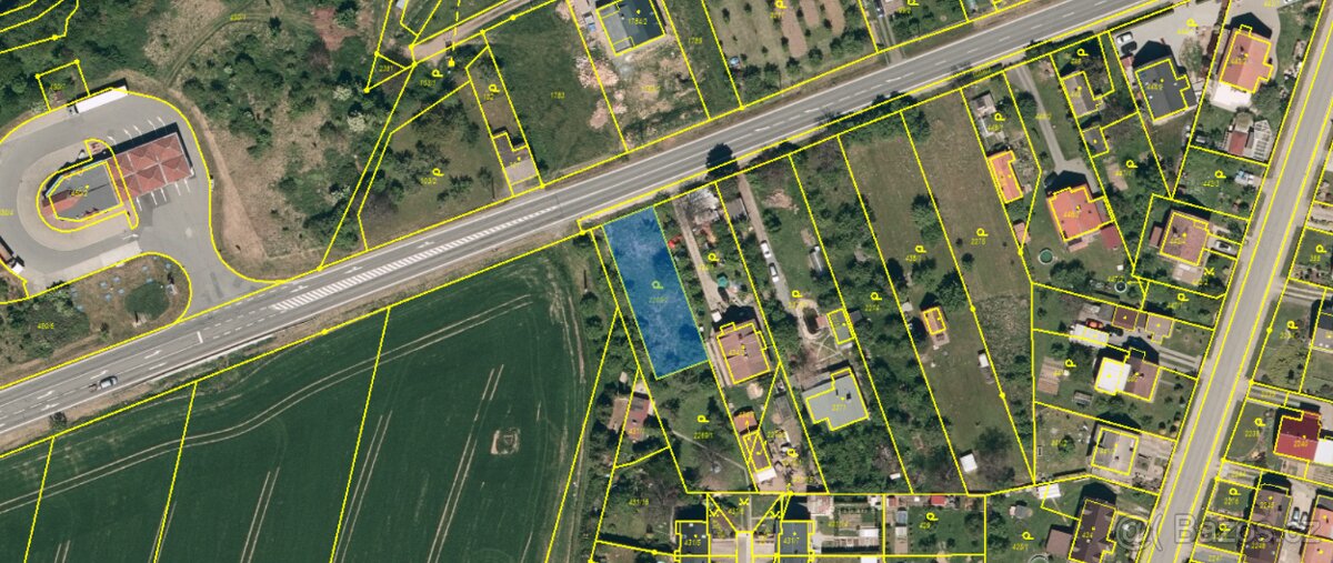 Prodám pozemek včetně projektu RD a stavebního povolení