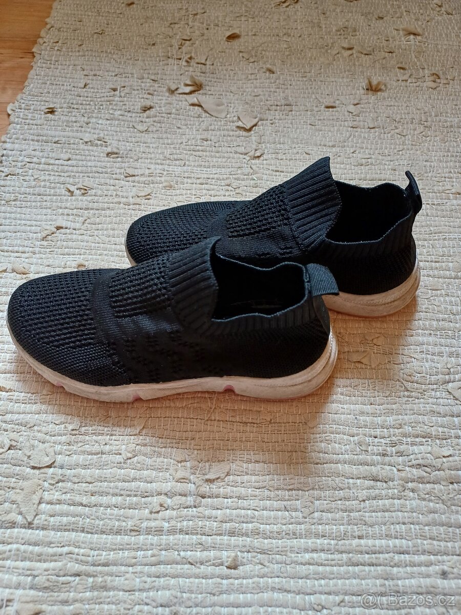 Gumičkove botky 30
