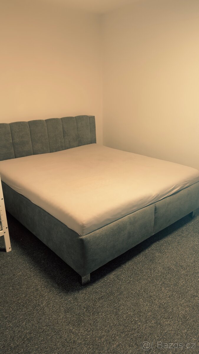 Dvoulůžková čalouněná postel Carpi vario