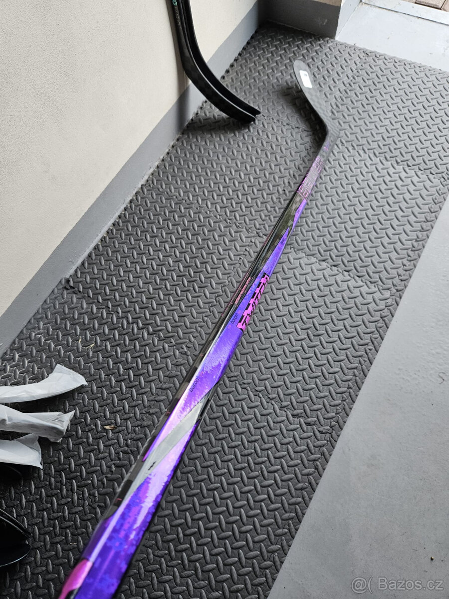 Hokejka BAUER TWITCH