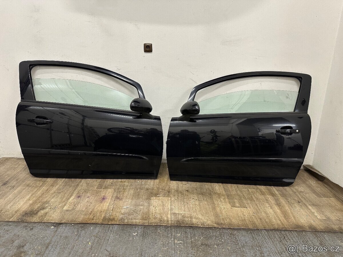 Opel Corsa D přední dveře na 3Dv.