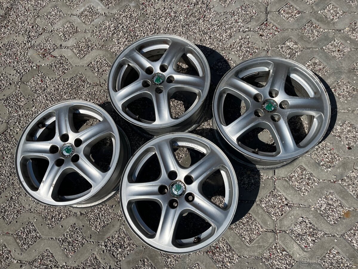 ALU disky škoda octavia 5x100 R15