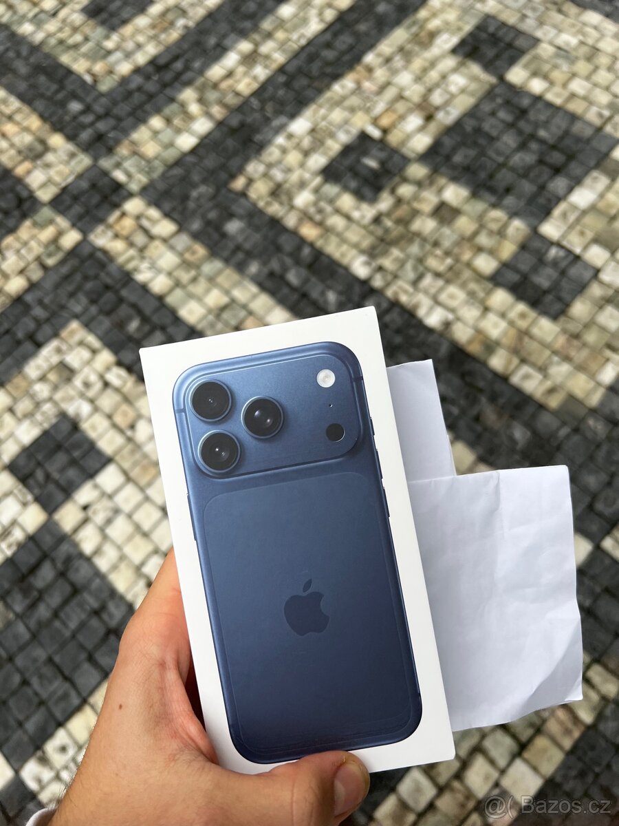 Iphone 17pro 256Gb temně modrá