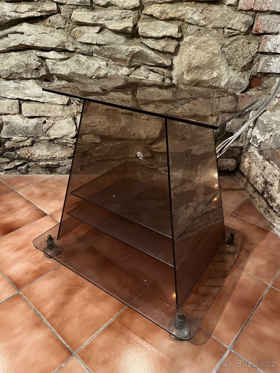 TV stolek skleněný