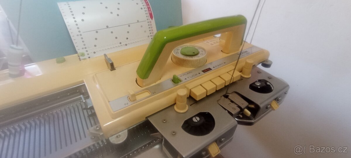 Pletací stroj Brother KH 820