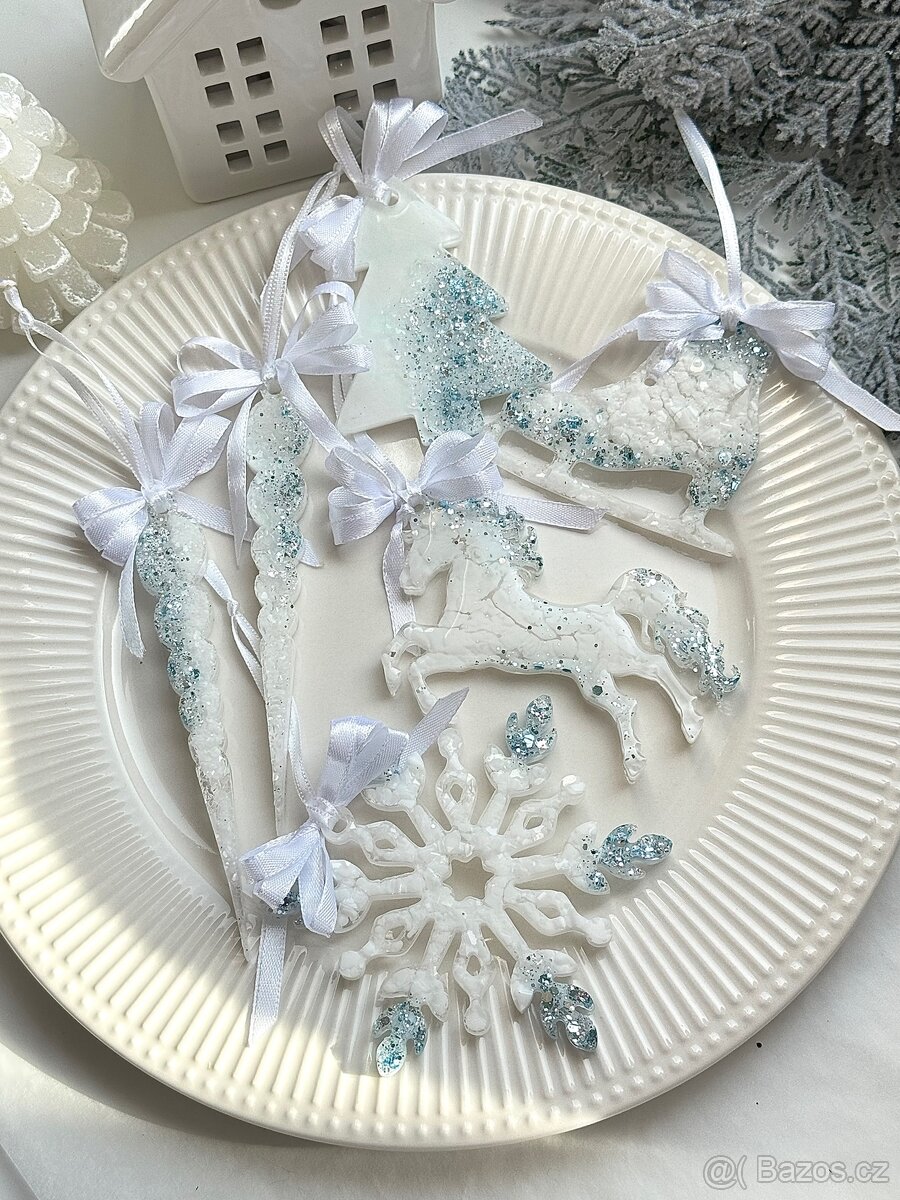 Vánočně ozdobí z epoxidové pryskyřice