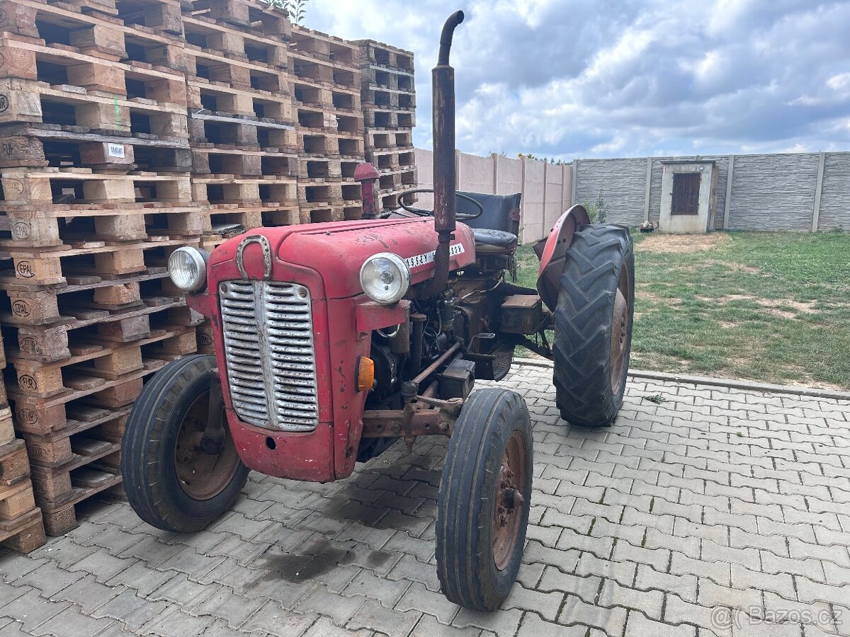 Massey Ferguson FE-35